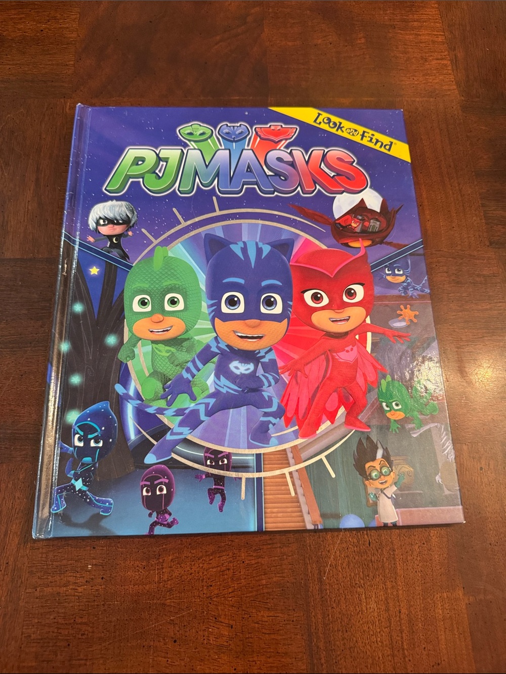 PJ Masks Superhero Look and Find Book Kids